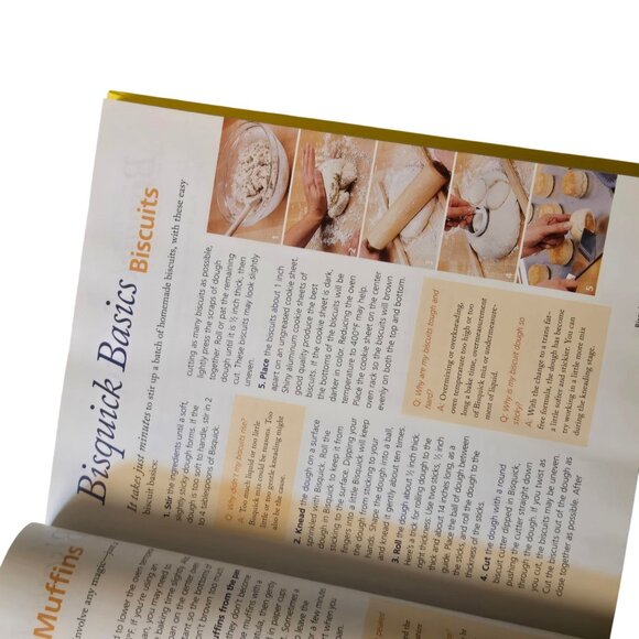 Betty Crocker Ultimate Bisquick Cookbook Exclusive Deluxe Edition Hardcover 2009 - Picture 14 of 16